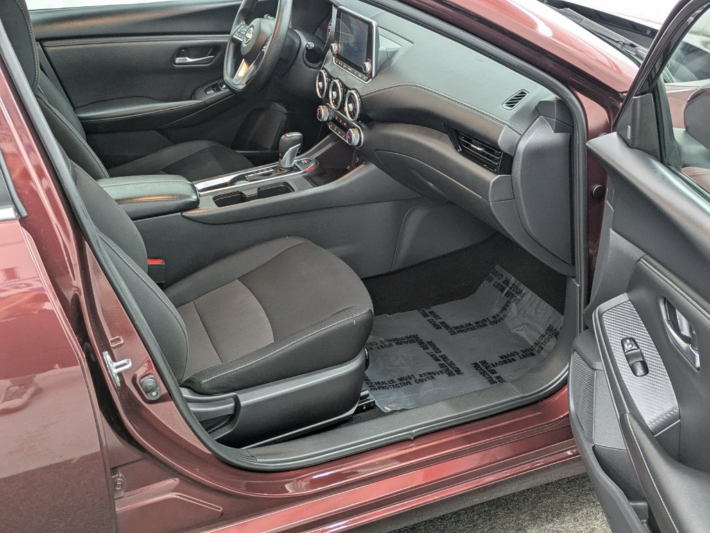Used 2025 Nissan Sentra SV FWD image 25