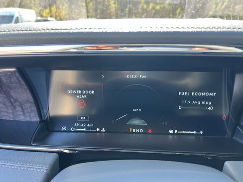 Used 2019 Lincoln Navigator Reserve image 13