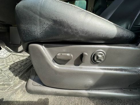 Used 2013 Chevrolet Tahoe LTZ image 41