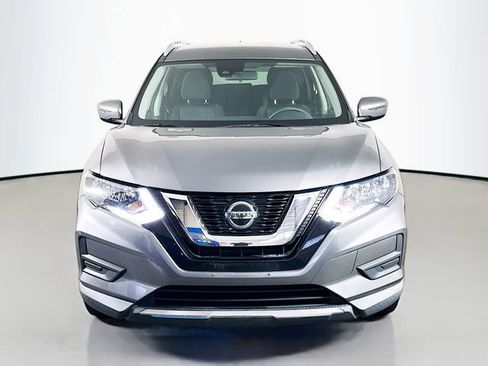 Used 2019 Nissan Rogue SV image 4