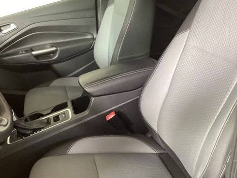 Used 2017 Ford Escape SE image 12