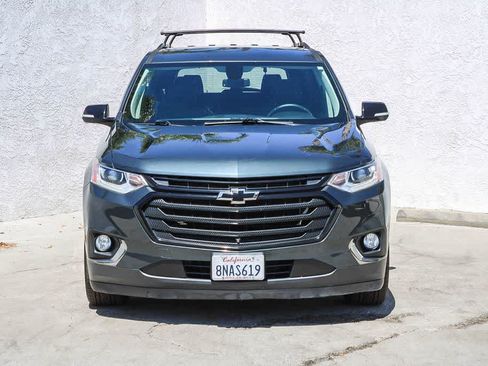Used 2020 Chevrolet Traverse LT w/ LT Premium Package AWD/4WD image 2