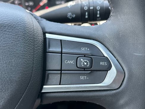 Used 2025 Jeep Compass Latitude AWD/4WD image 25