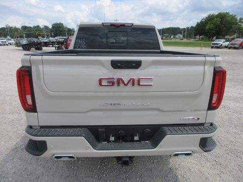 New 2026 GMC Sierra 1500 AT4 w/ AT4 Premium Package AWD/4WD image 7