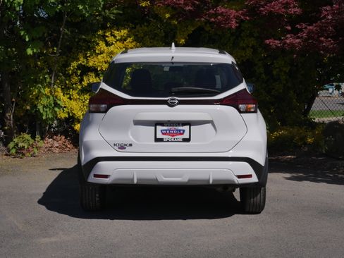 Certified 2024 Nissan Kicks S FWD image 17