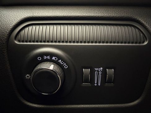 New 2026 Jeep Grand Wagoneer Base image 3