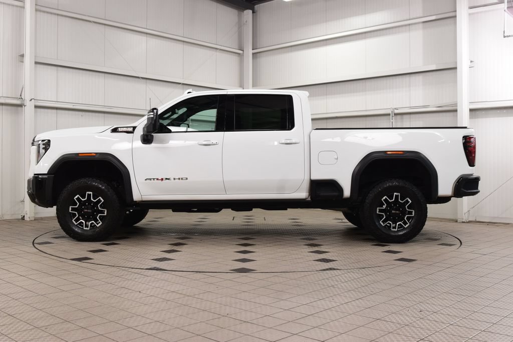 Used 2025 GMC Sierra 2500 AT4X AWD/4WD image 4