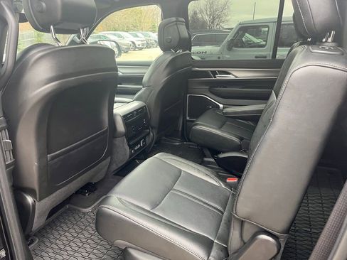 Used 2024 Jeep Wagoneer Series II image 10