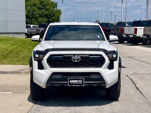 Used 2024 Toyota Tacoma TRD Off-Road AWD/4WD image 8