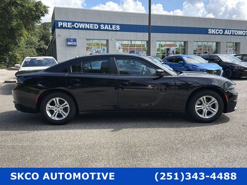 Used 2022 Dodge Charger SXT RWD image 6