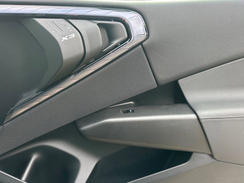 Used 2025 BMW X3 xDrive30i w/ Premium Package image 22