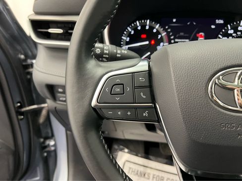 Used 2021 Toyota Highlander XLE image 18