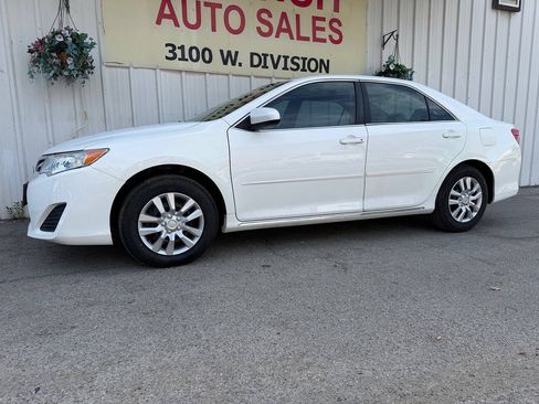 Used 2013 Toyota Camry LE FWD image 8