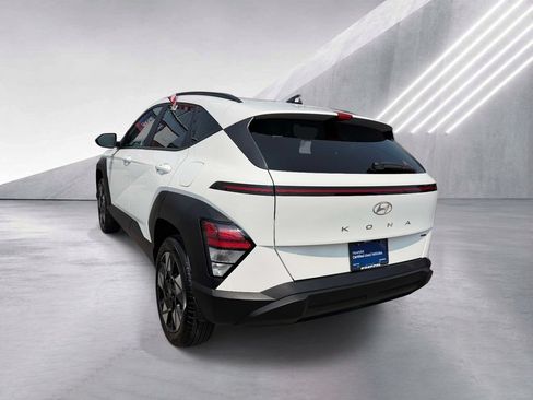 Certified 2025 Hyundai Kona SEL AWD/4WD image 5
