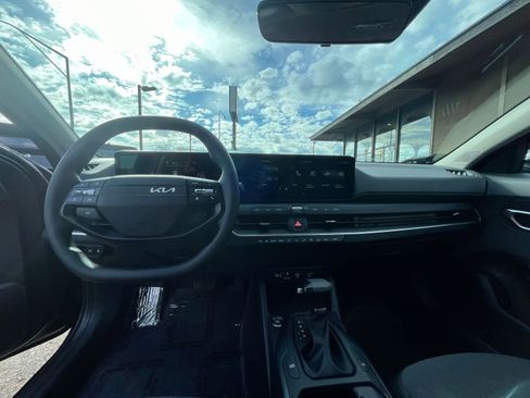 Used 2025 Kia K4 LXS image 34
