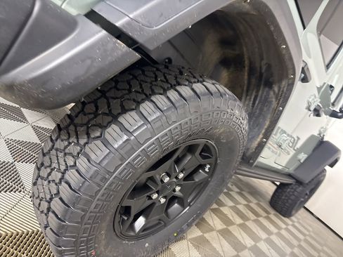 Used 2023 Jeep Wrangler Unlimited Rubicon 4xe image 29