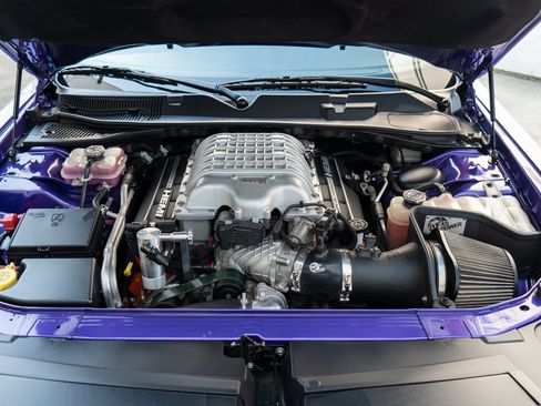 Used 2016 Dodge Challenger SRT Hellcat RWD image 33