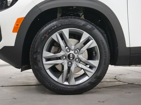 Used 2021 Kia Seltos LX image 28