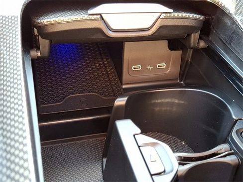 New 2026 Mercedes-Benz C 300 4MATIC Sedan image 18