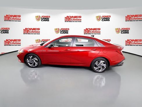 Certified 2025 Hyundai Elantra Sport FWD image 13