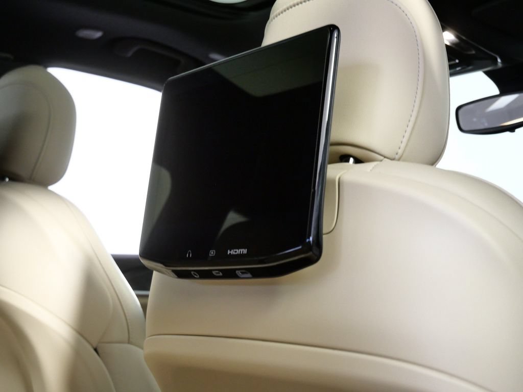 Used 2023 Jeep Grand Cherokee Limited w/ Luxury Tech Group II RWD image 10