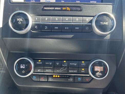 Used 2021 Ford Expedition Limited AWD/4WD image 22