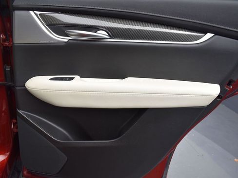 Certified 2023 Cadillac XT5 Sportv w/ Technology Package image 32