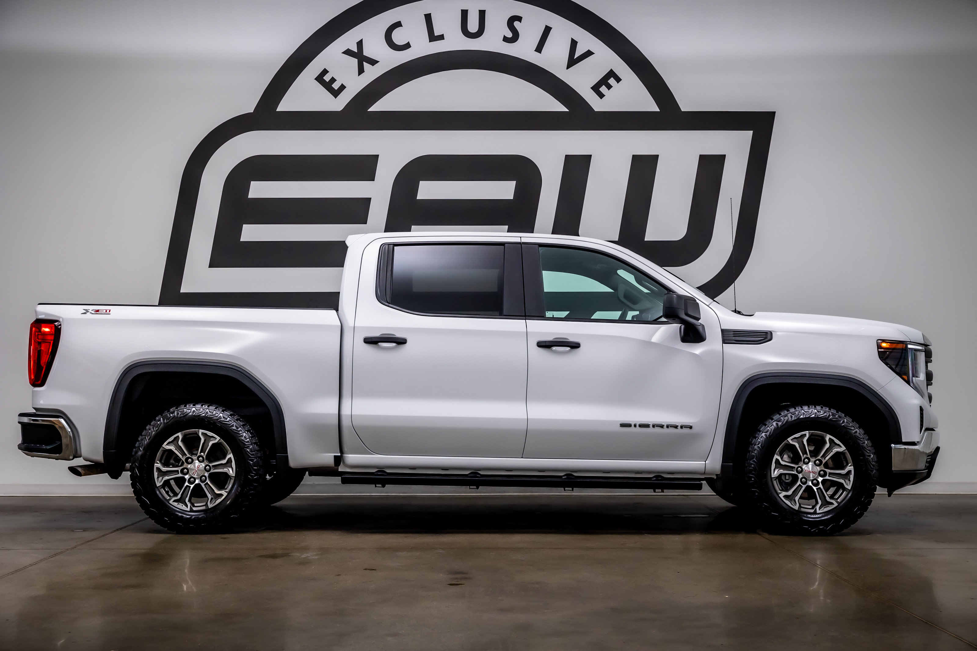 Used 2026 GMC Sierra 1500 Pro w/ Pro Value Package AWD/4WD image 9