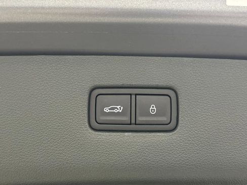 Used 2025 Genesis GV80 2.5T Advanced image 16