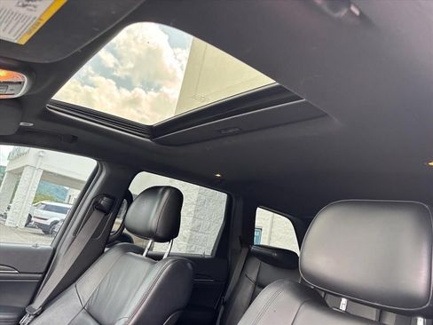Used 2018 Jeep Grand Cherokee Limited AWD/4WD image 7