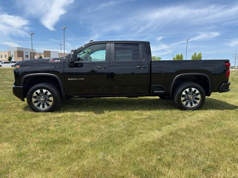 Used 2025 Chevrolet Silverado 2500 Custom w/ Custom Value Package AWD/4WD image 2
