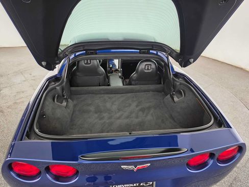 Used 2007 Chevrolet Corvette Coupe w/ Preferred Equipment Group RWD image 13