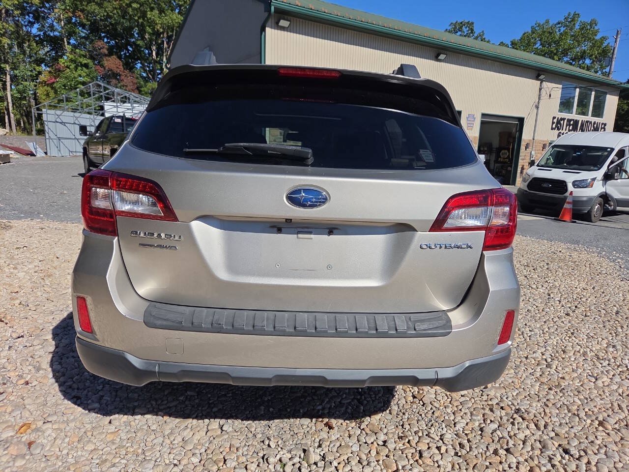 Used 2015 Subaru Outback 2.5i Limited AWD/4WD image 6