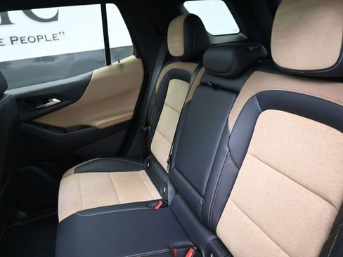 Used 2025 Chevrolet Equinox ACTIV w/ Safety and Technology Package image 20