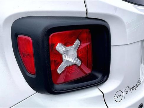 Used 2023 Jeep Renegade Trailhawk AWD/4WD image 20