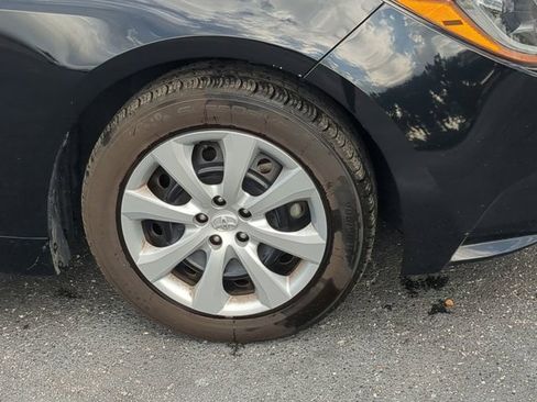 Used 2023 Toyota Corolla LE image 11