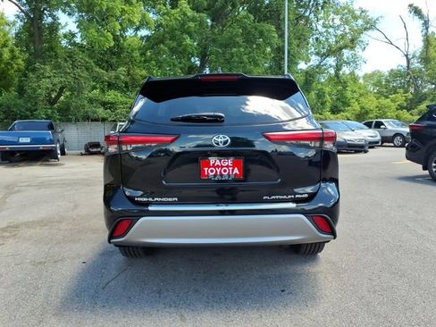 Used 2022 Toyota Highlander Platinum AWD/4WD image 6