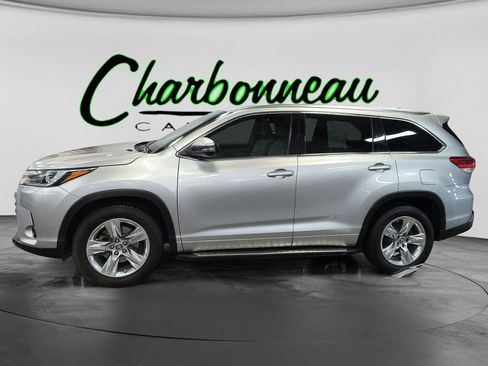 Used 2018 Toyota Highlander Limited FWD image 2