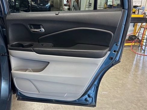 Used 2018 Honda Pilot Touring image 28