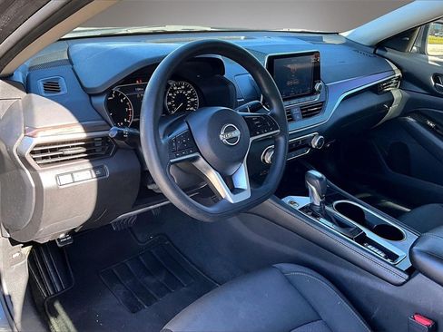 Used 2023 Nissan Altima 2.5 SV image 16