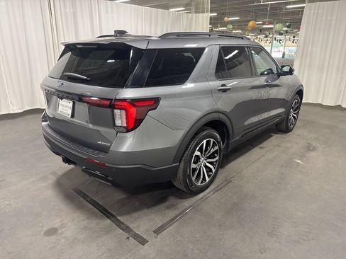 Used 2025 Ford Explorer ST-Line AWD/4WD image 5