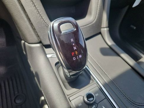 Certified 2025 Cadillac XT5 Premium Luxury w/ Technology Package AWD/4WD image 15