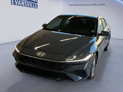 New 2026 Hyundai Elantra SE FWD image 1