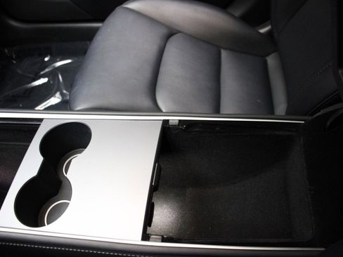 Used 2023 Tesla Model 3 Standard Range image 51