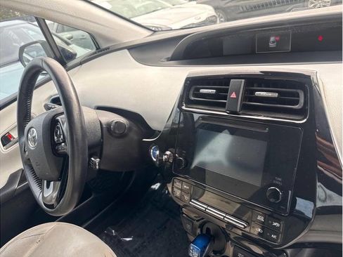 Used 2019 Toyota Prius XLE image 20