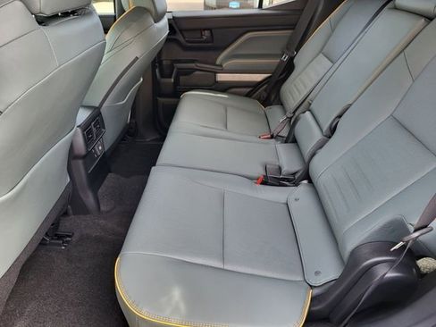 Used 2025 Toyota 4Runner Trailhunter image 12