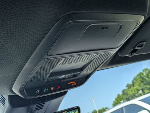 New 2026 Chevrolet Traverse LT w/ Midnight/Sport Edition FWD image 24