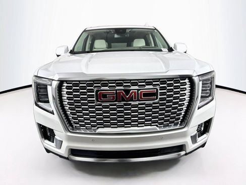 Used 2024 GMC Yukon XL Denali AWD/4WD image 9