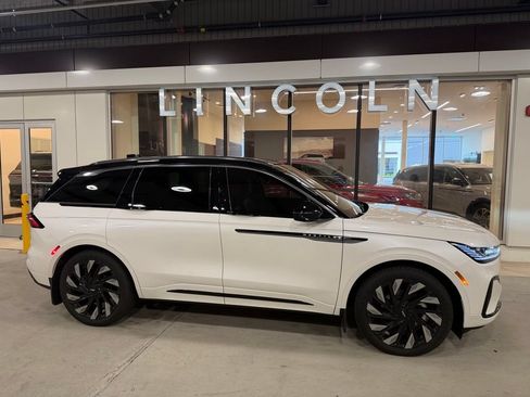Used 2026 Lincoln Nautilus Black Label w/ Jet Appearance Package AWD/4WD image 5