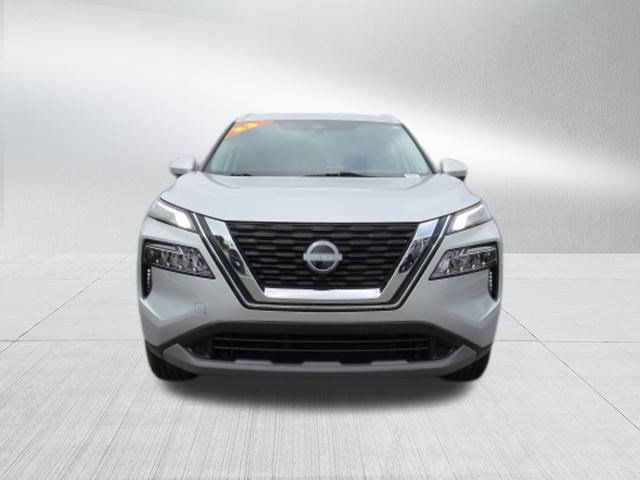Used 2023 Nissan Rogue SV w/ SV Premium B Package FWD image 9